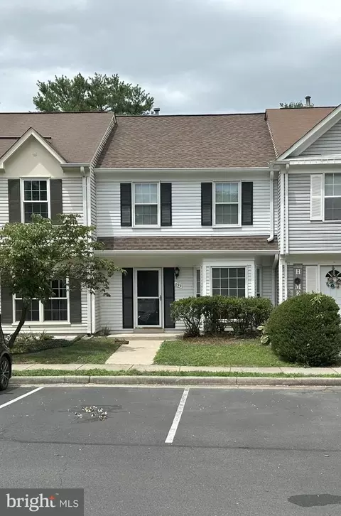 892 Smartts Ln NE, Leesburg, VA 20176