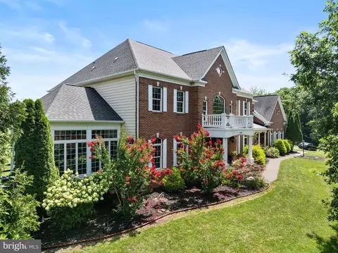 36380 Heskett Ln, Hillsboro, VA 20132