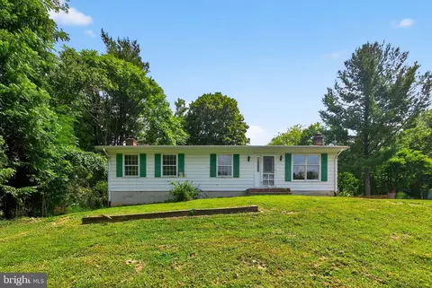 11299 Russell Rd, Hillsboro, VA 20132