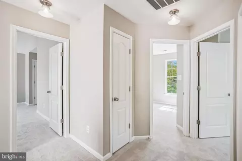 Entry Way - 26096 Flintonbridge Dr, Chantilly, VA 20152 photo 3 of 4