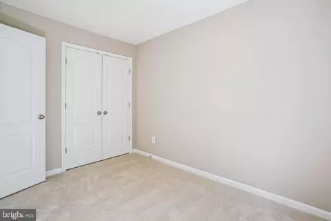 Bedroom - 26096 Flintonbridge Dr, Chantilly, VA 20152 photo 2 of 9