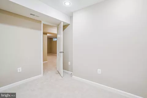 Bedroom - 26096 Flintonbridge Dr, Chantilly, VA 20152 photo 9 of 9