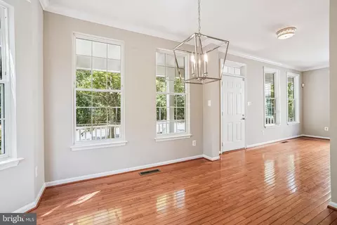 Living - 26096 Flintonbridge Dr, Chantilly, VA 20152 photo 1 of 7
