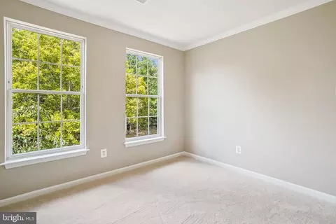 Bedroom - 26096 Flintonbridge Dr, Chantilly, VA 20152 photo 5 of 9