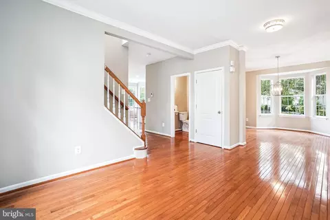 Living - 26096 Flintonbridge Dr, Chantilly, VA 20152 photo 3 of 7