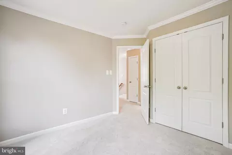 Bedroom - 26096 Flintonbridge Dr, Chantilly, VA 20152 photo 6 of 9