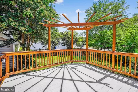 Exterior - 26096 Flintonbridge Dr, Chantilly, VA 20152 photo 13 of 16