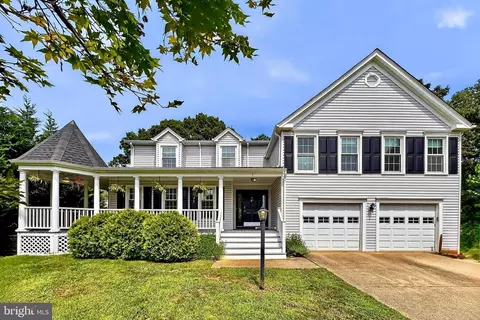 3 Forester Ct, Sterling, VA 20165