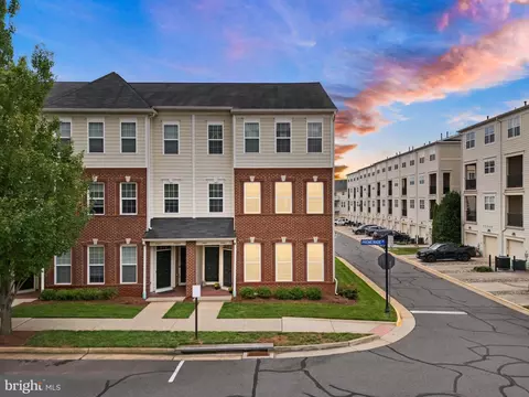 19441 Promenade Dr, Leesburg, VA 20176
