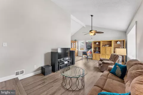108 Cherry Tree Ct, Sterling, VA 20164 photo 6