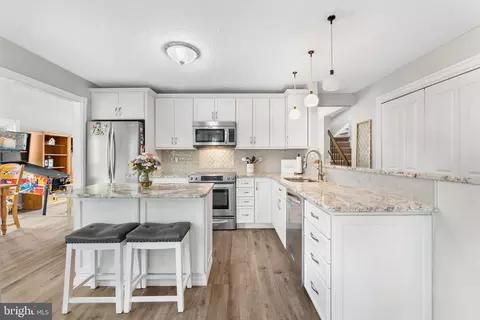 108 Cherry Tree Ct, Sterling, VA 20164 photo 9
