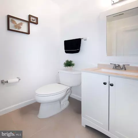 Bath - 42727 Explorer Dr, Ashburn, VA 20148 photo 1 of 5