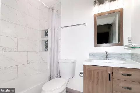 Bath - 42727 Explorer Dr, Ashburn, VA 20148 photo 2 of 5