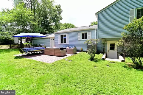 Exterior - 104 Silverleaf Ct, Sterling, VA 20164 photo 7 of 19