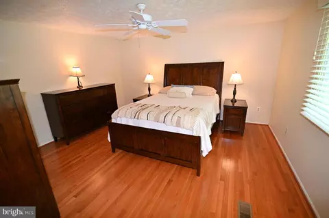 Bedroom - 104 Silverleaf Ct, Sterling, VA 20164 photo 3 of 3