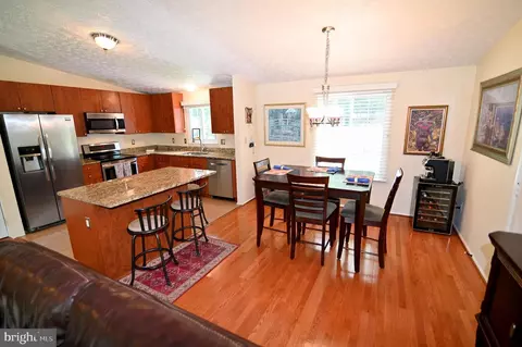 Kitchen - 104 Silverleaf Ct, Sterling, VA 20164 photo 5 of 5