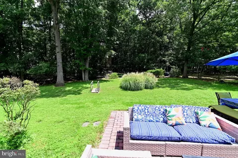 Exterior - 104 Silverleaf Ct, Sterling, VA 20164 photo 14 of 19