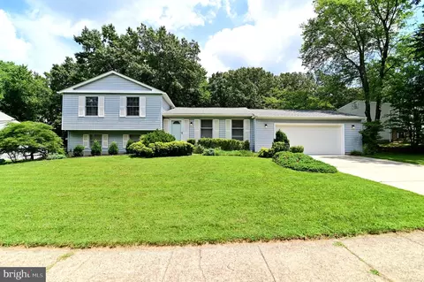 104 Silverleaf Ct, Sterling, VA 20164