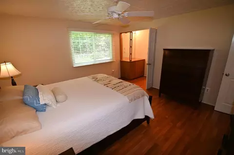 Bedroom - 104 Silverleaf Ct, Sterling, VA 20164 photo 2 of 3