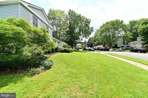Exterior - 104 Silverleaf Ct, Sterling, VA 20164 photo 4 of 19