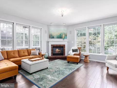 Living - 21424 Glebe Vw, Broadlands, VA 20148 photo 3 of 8