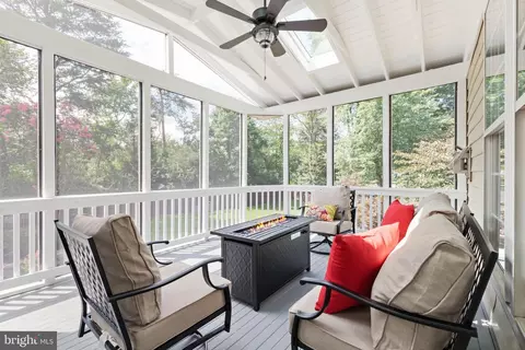Exterior - 21424 Glebe Vw, Broadlands, VA 20148 photo 3 of 15