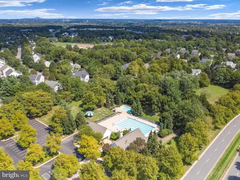 View/Area - 21424 Glebe Vw, Broadlands, VA 20148 photo 5 of 5