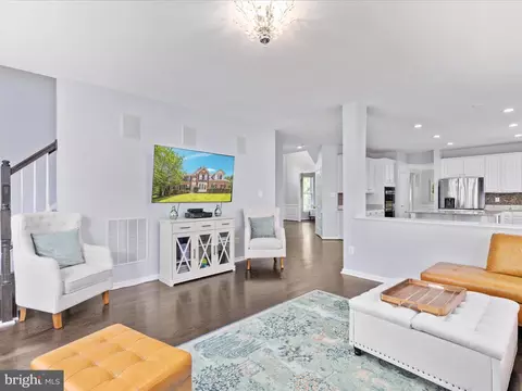 Living - 21424 Glebe Vw, Broadlands, VA 20148 photo 4 of 8