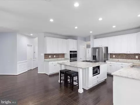 Kitchen - 21424 Glebe Vw, Broadlands, VA 20148 photo 2 of 7