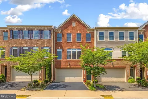 26065 Huntwick Glen Sq, Aldie, VA 20105