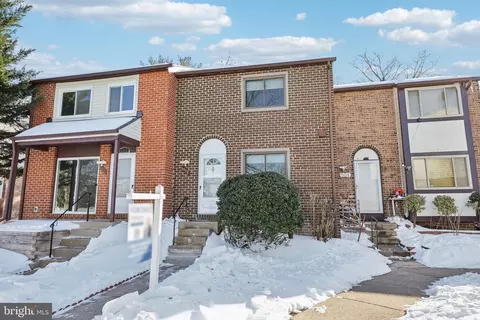 502 Giles Pl, Sterling, VA 20164