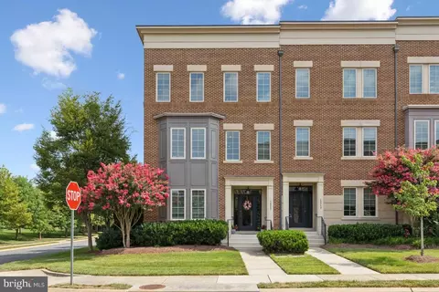42260 Rhett Dr, Brambleton, VA 20148