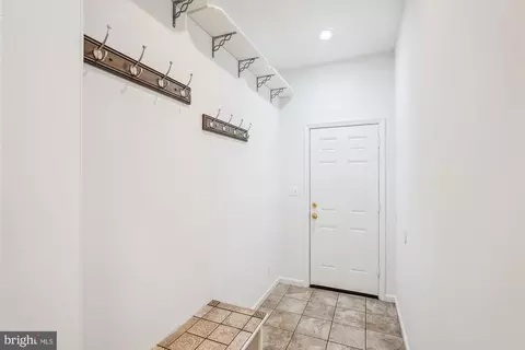 42924 Maplegrove Ct, Ashburn, VA 20147 photo 28