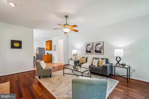 42924 Maplegrove Ct, Ashburn, VA 20147 photo 6
