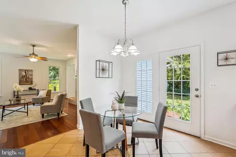 42924 Maplegrove Ct, Ashburn, VA 20147 photo 19