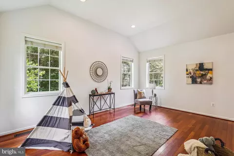 42924 Maplegrove Ct, Ashburn, VA 20147 photo 26