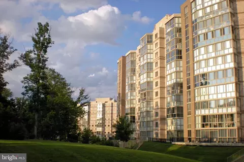 19355 Cypress Ridge Ter #423, Leesburg, VA 20176