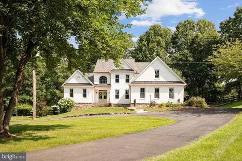 39657 Golden Springs Ct, Hamilton, VA 20158