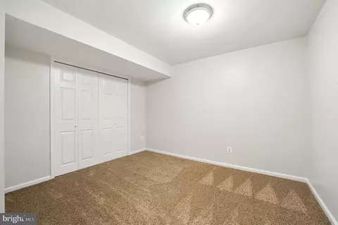 Bedroom - 42972 Deer Chase Pl, Ashburn, VA 20147 photo 6 of 6