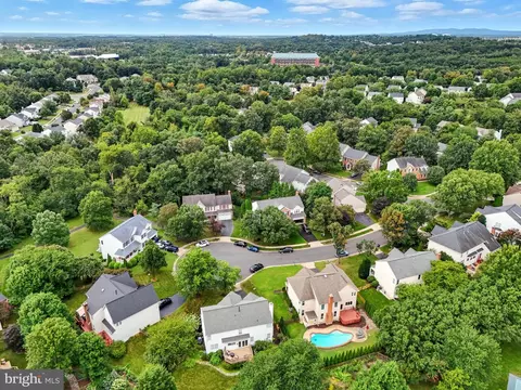 View/Area - 42972 Deer Chase Pl, Ashburn, VA 20147 photo 6 of 9