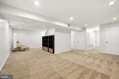 Entry Way - 42972 Deer Chase Pl, Ashburn, VA 20147 photo 8 of 8