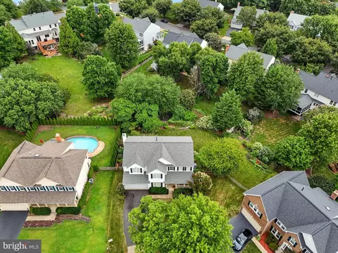 View/Area - 42972 Deer Chase Pl, Ashburn, VA 20147 photo 1 of 9