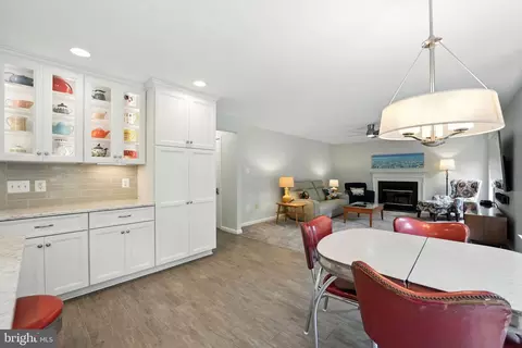Kitchen - 42972 Deer Chase Pl, Ashburn, VA 20147 photo 8 of 8