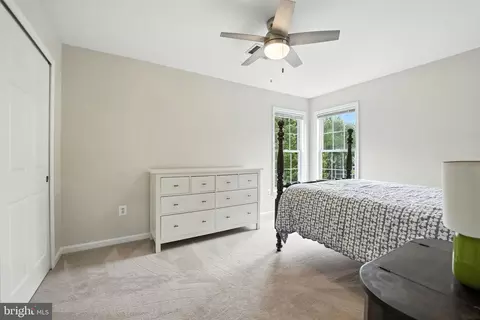 Bedroom - 42972 Deer Chase Pl, Ashburn, VA 20147 photo 3 of 6