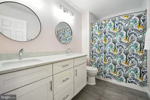 Bath - 42972 Deer Chase Pl, Ashburn, VA 20147 photo 1 of 5