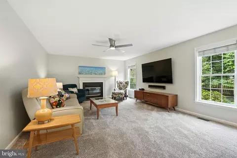 Living - 42972 Deer Chase Pl, Ashburn, VA 20147 photo 3 of 5
