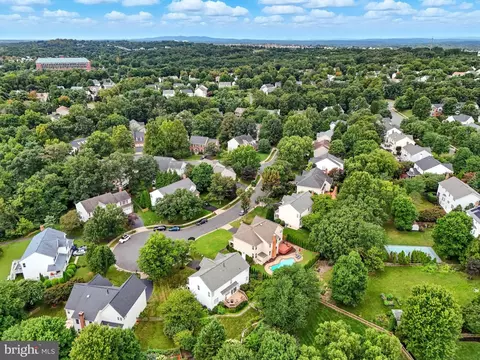 View/Area - 42972 Deer Chase Pl, Ashburn, VA 20147 photo 5 of 9