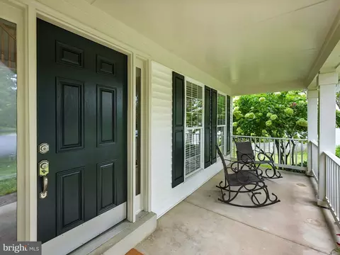 Exterior - 42972 Deer Chase Pl, Ashburn, VA 20147 photo 2 of 13
