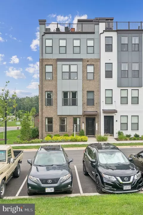 20306 Newfoundland Sq, Ashburn, VA 20147
