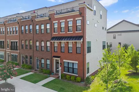 22990 Cabrillo Ter, Brambleton, VA 20148